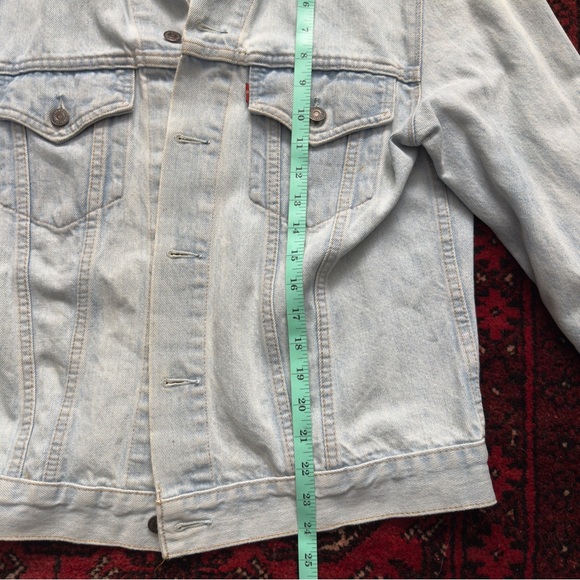 Levi's Vintage Men's Light Wash Denim Trucker Jacket Size 40 - Picture 6 of 12
